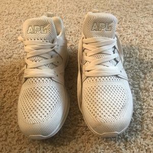 women’s ascend training APL shoe